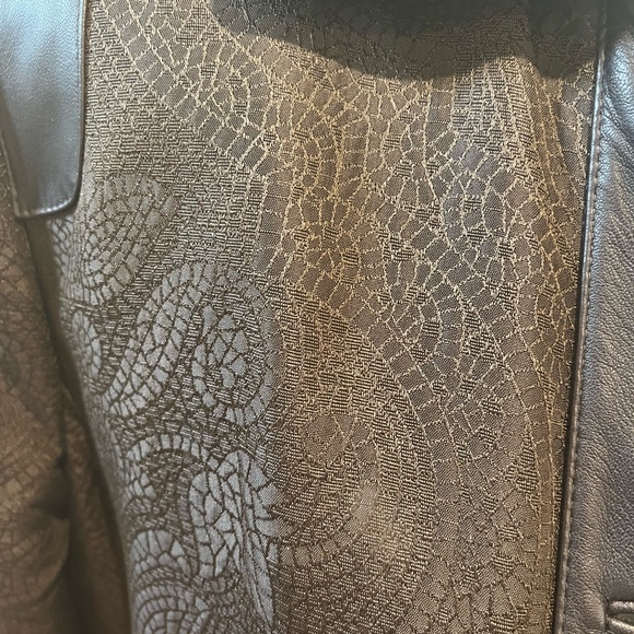 Linda Allard Ellen Tracy Quilty Long Coat w/Leather Trim and belt - Picture 6 of 15